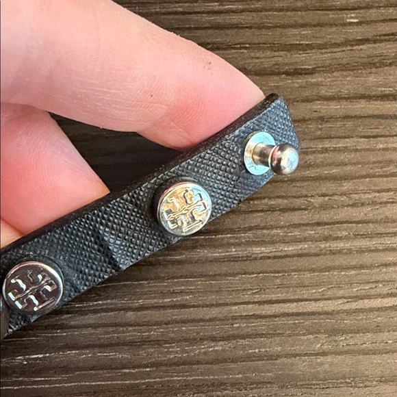 Tory Burch Black Double Wrap Logo Stud Leather Bracelet - Picture 11 of 11